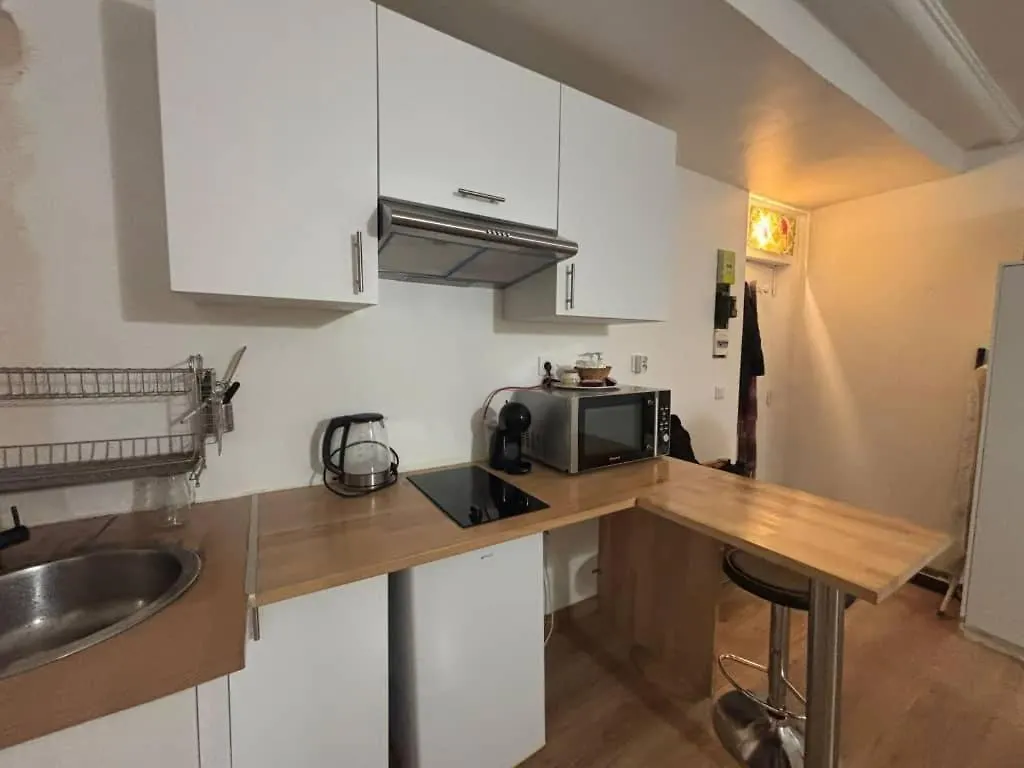 A Studio In Heart Of Montmart Sacre Coeur Paris Apartment